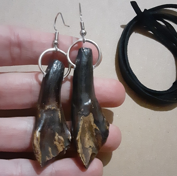 Handmade Real Buffalo Tooth Necklace/ Earrings Set - Picture 10 of 10